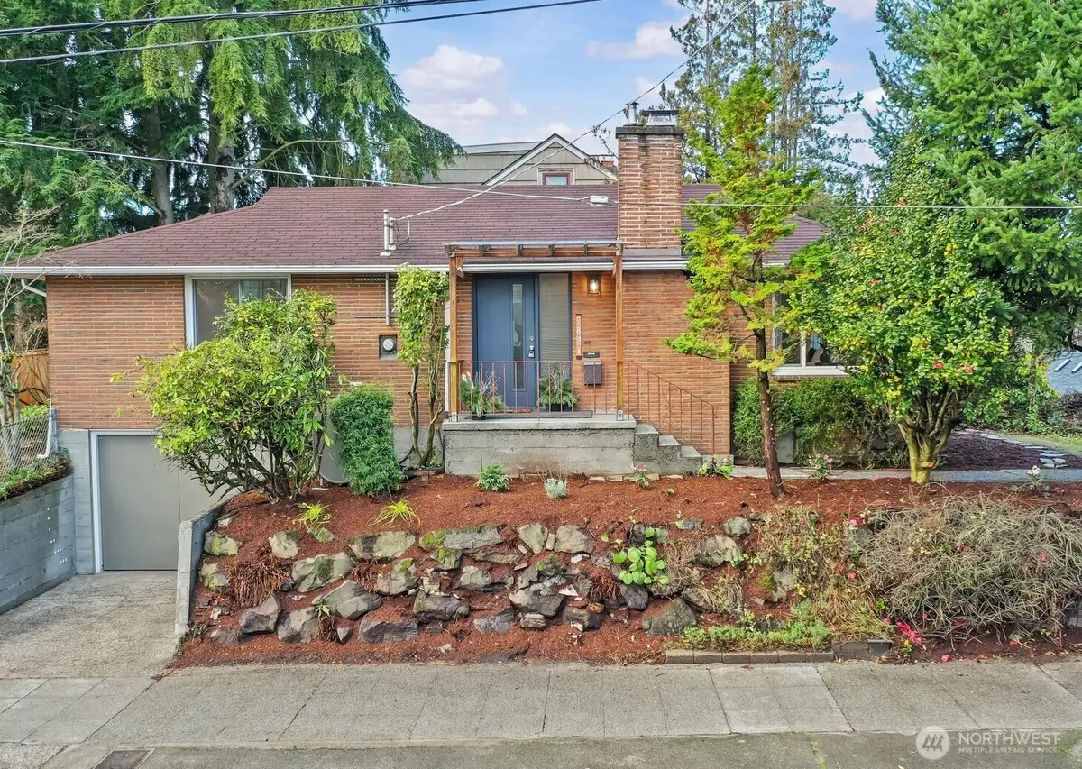 7821 Meridian Avenue N, Seattle, WA 98103 - Image #1