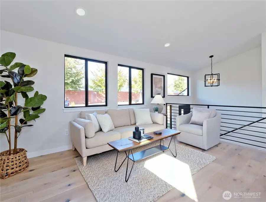 7716 32nd Avenue Sw, Seattle, WA 98126 - Image #2