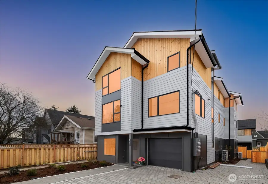 6547 11th Avenue Nw, Seattle, WA 98117 - Image #2