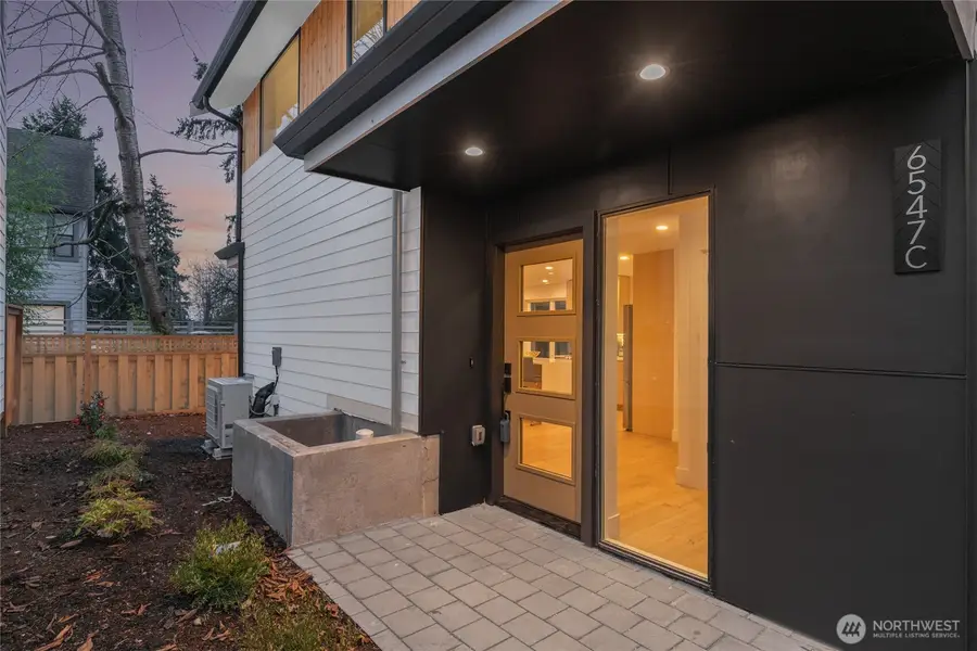 6547 11th Avenue Nw #C, Seattle, WA 98117 - Image #2
