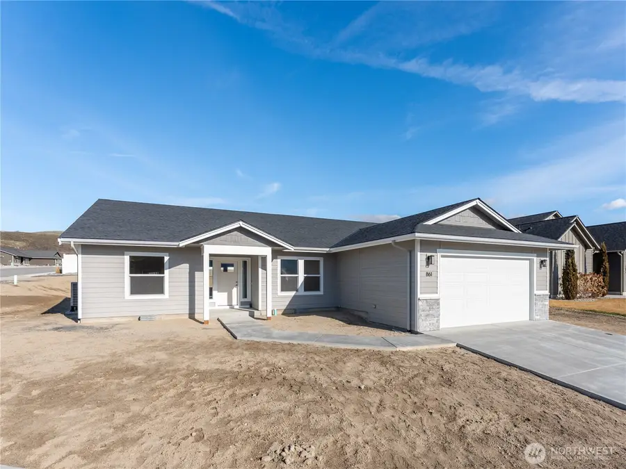 861 N Newport Loop, East Wenatchee, WA 98802 - #2