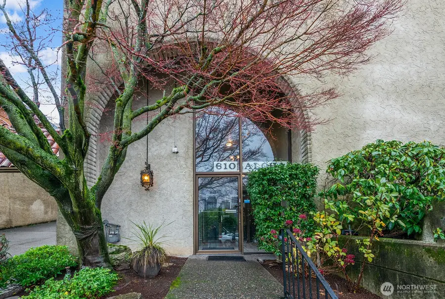 610 Aloha Street #404, Seattle, WA 98109 - Image #2
