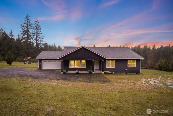 981 Schaffran Road, Castle Rock, WA 98611