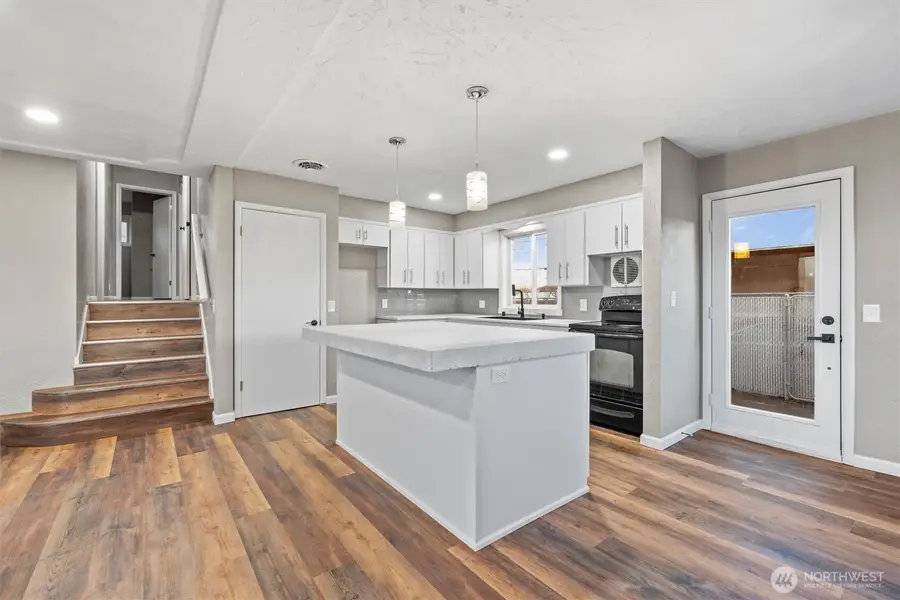 906 S A Street, Moses Lake, WA 98837 - Image #2