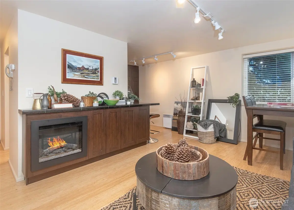 6501 24th Avenue Nw #A, Seattle, WA 98117 - Image #1