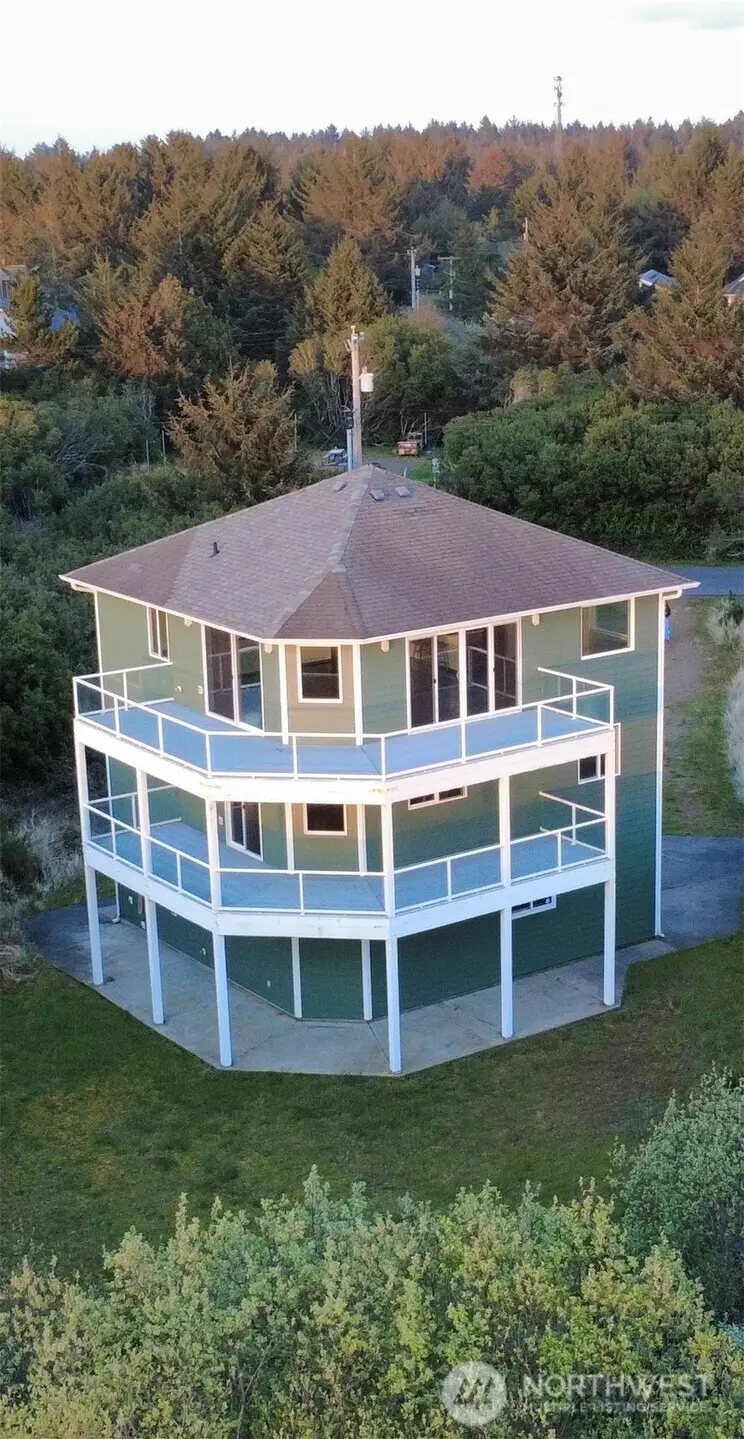 189 S Sand Dune Avenue Sw, Ocean Shores, WA 98569 - Image #1