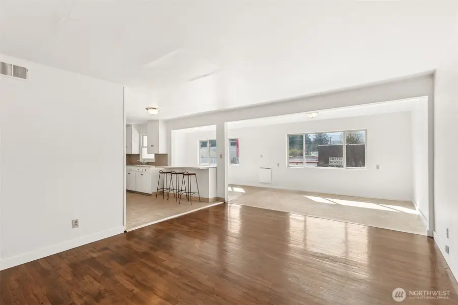 527 E First Street, Port Angeles, WA 98362 - Image #2