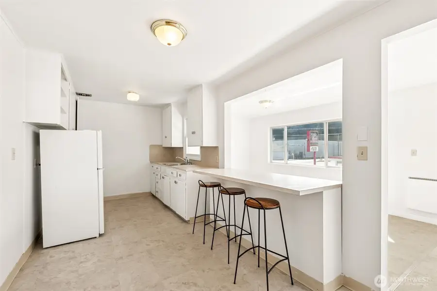 527 E First Street, Port Angeles, WA 98362 - Image #3