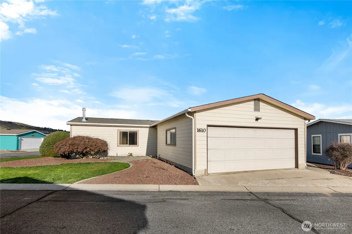 1610 Twin Peaks Drive, Wenatchee, WA 98801 - Image #1