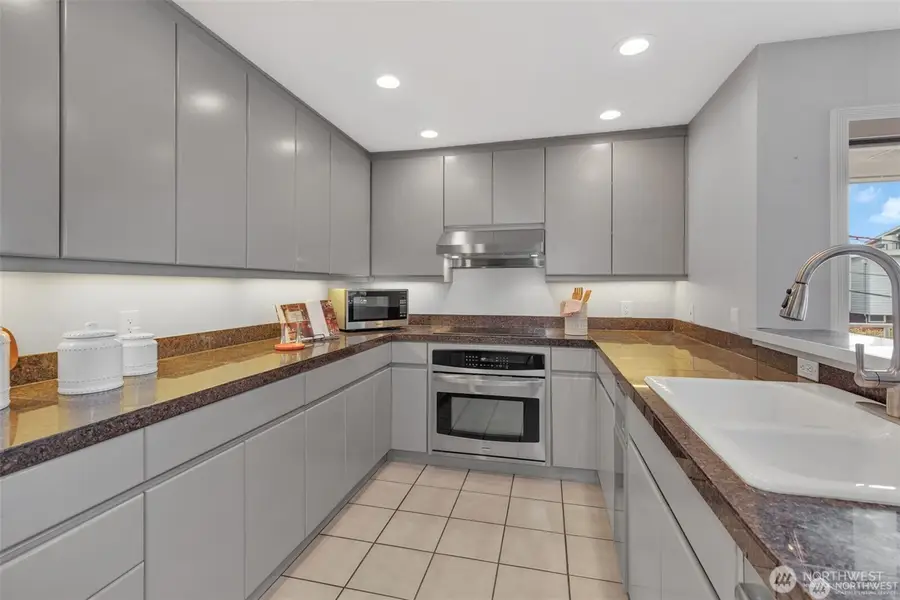 1231 5th Avenue N #101, Seattle, WA 98109 - #2