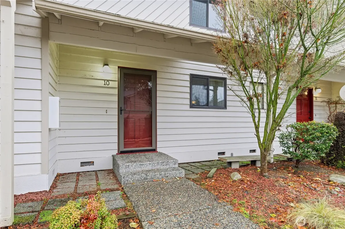 22906 Edmonds Way #10, Edmonds, WA 98020 - Image #1