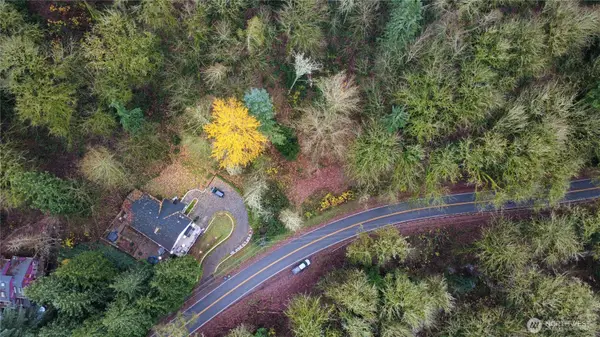 13720 Holmes Point Drive, Kirkland, WA 98034