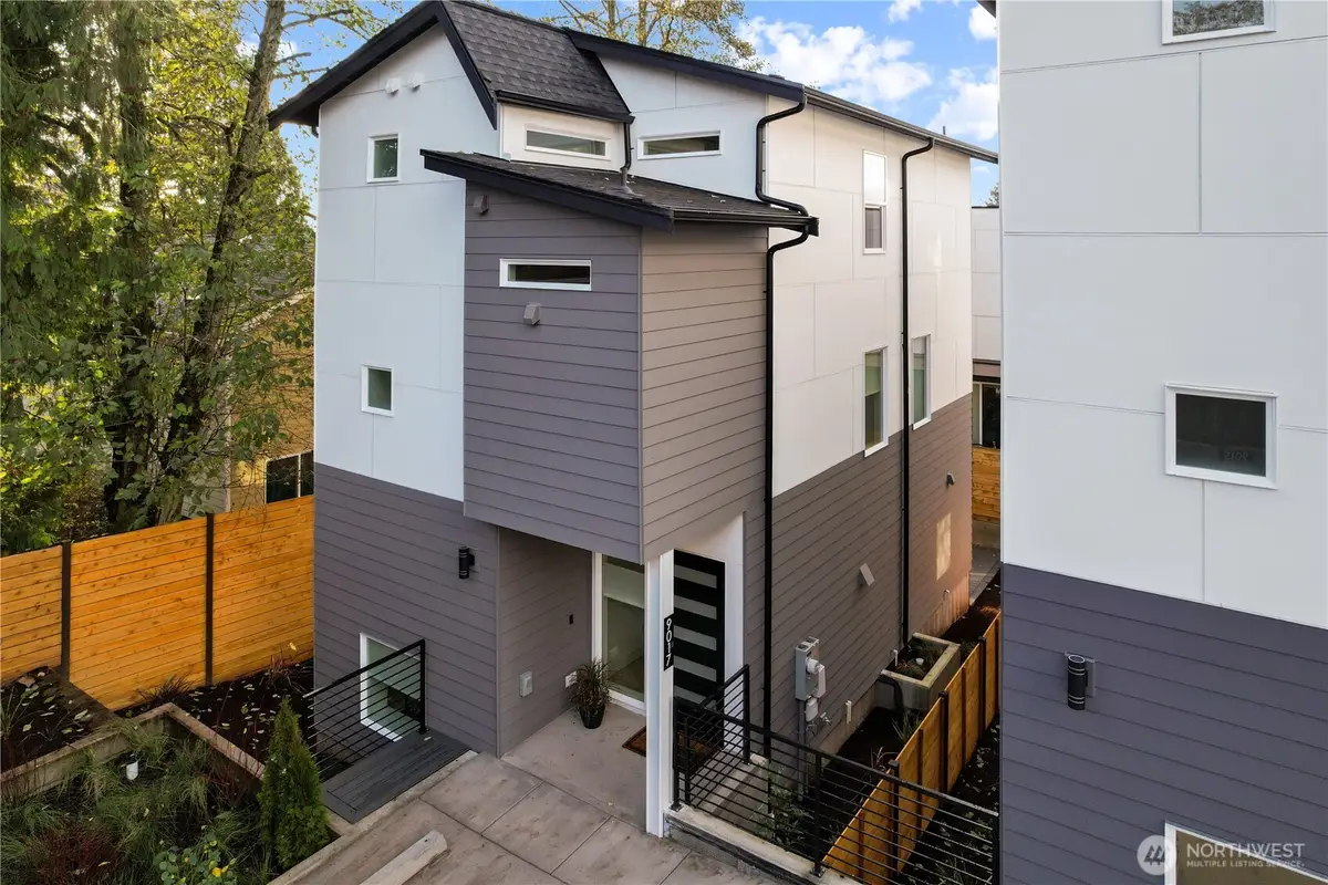 9017 14th Avenue Sw, Seattle, WA 98106 - Image #1