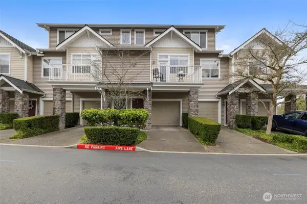 1601 NE Katsura Street #103, Issaquah, WA 98029