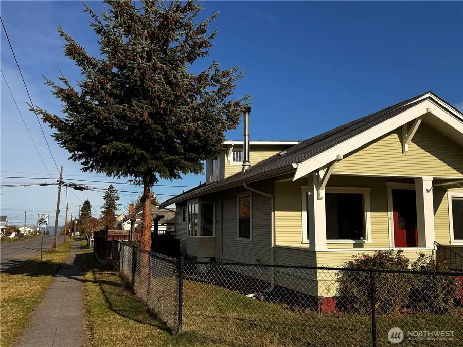 239 W 5th Street, Port Angeles, WA 98362 - Image #2