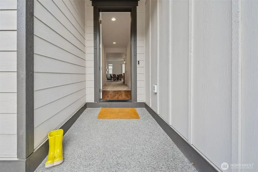 13404 Edmunds Parkway E, Bonney Lake, WA 98391 - Image #2