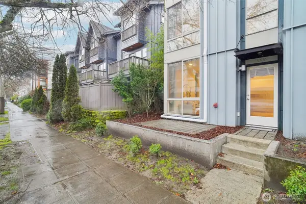 3817 California Avenue Sw, Seattle, WA 98116