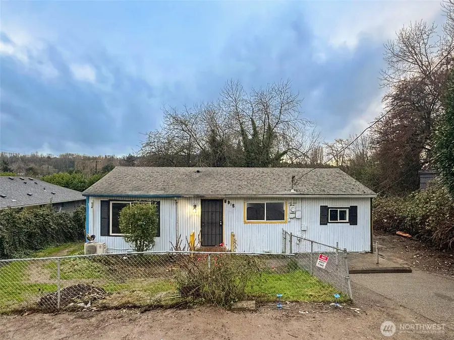 8915 10th Avenue S, Seattle, WA 98108 - Image #2