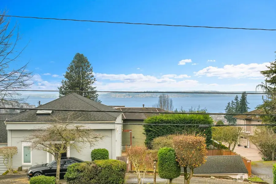 217 9th Avenue S, Edmonds, WA 98020 - #3