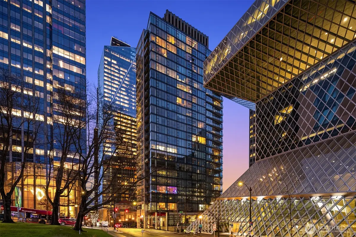 909 5th Avenue #204, Seattle, WA 98164 - Image #1