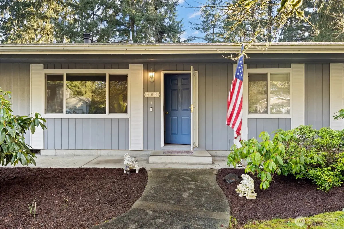 604 Hawks Glen Drive Se, Olympia, WA 98513 - Image #1