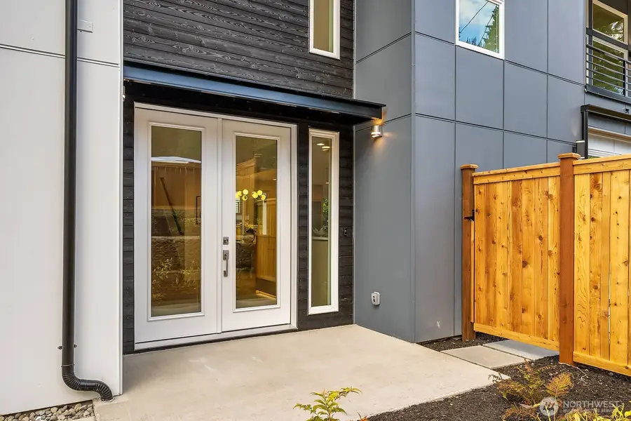 3983 162nd Place Se, Bellevue, WA 98006 - Image #2