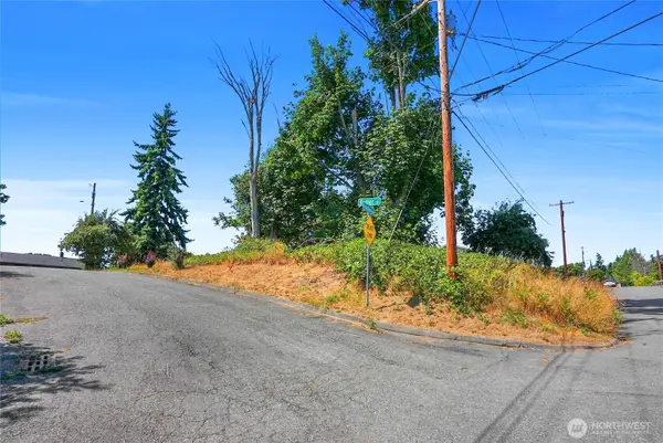 1 Hawthorne Street, Everett, WA 98201