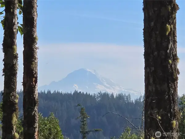 2 Sand Dollar Road, Bremerton, WA 98312