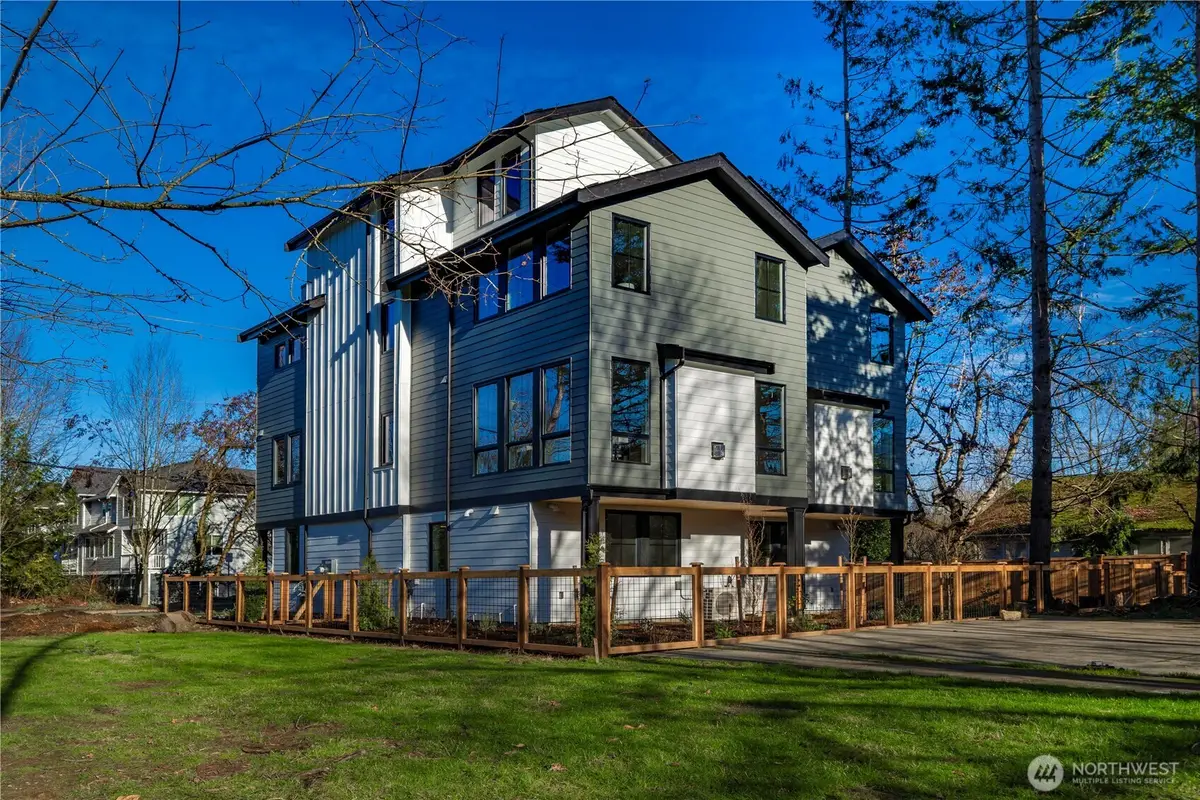 537 NW Juniper Street, Issaquah, WA 98027 - #1