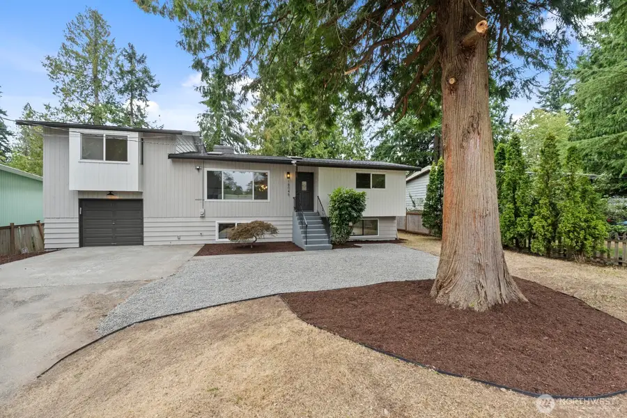 18045 3rd Ave Ne, Shoreline, WA 98155 - Image #2