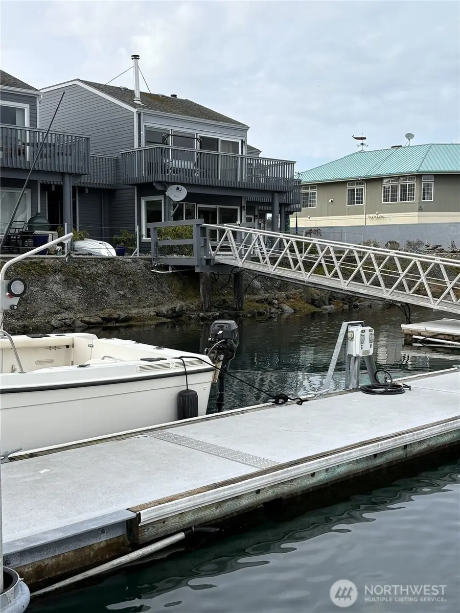 2001 Skyline Way #103, Anacortes, WA 98221 - Image #3