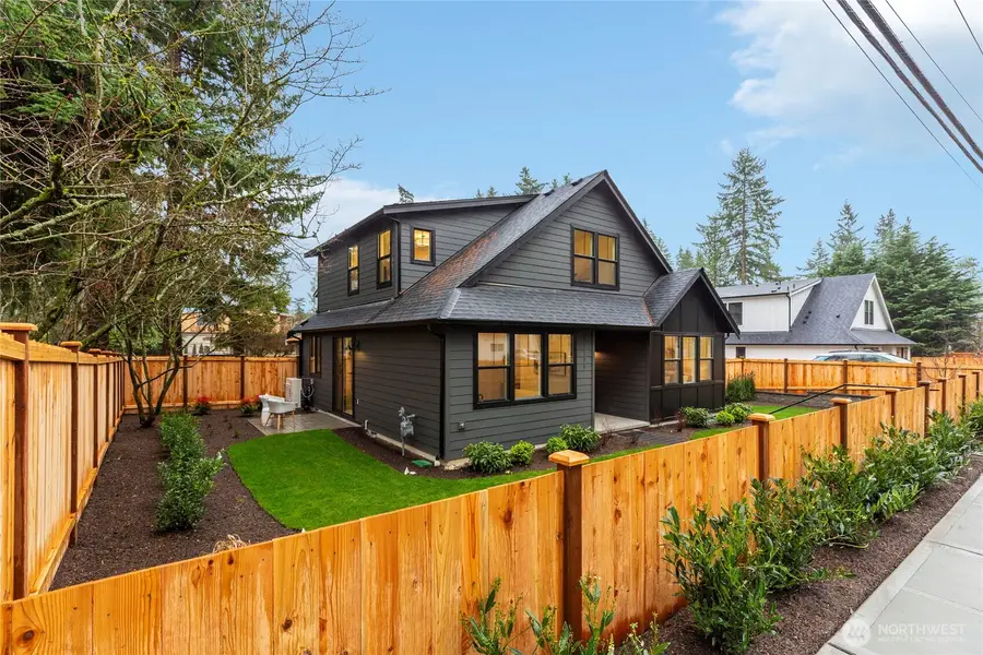 11128 116th Avenue Ne, Kirkland, WA 98033 - Image #2
