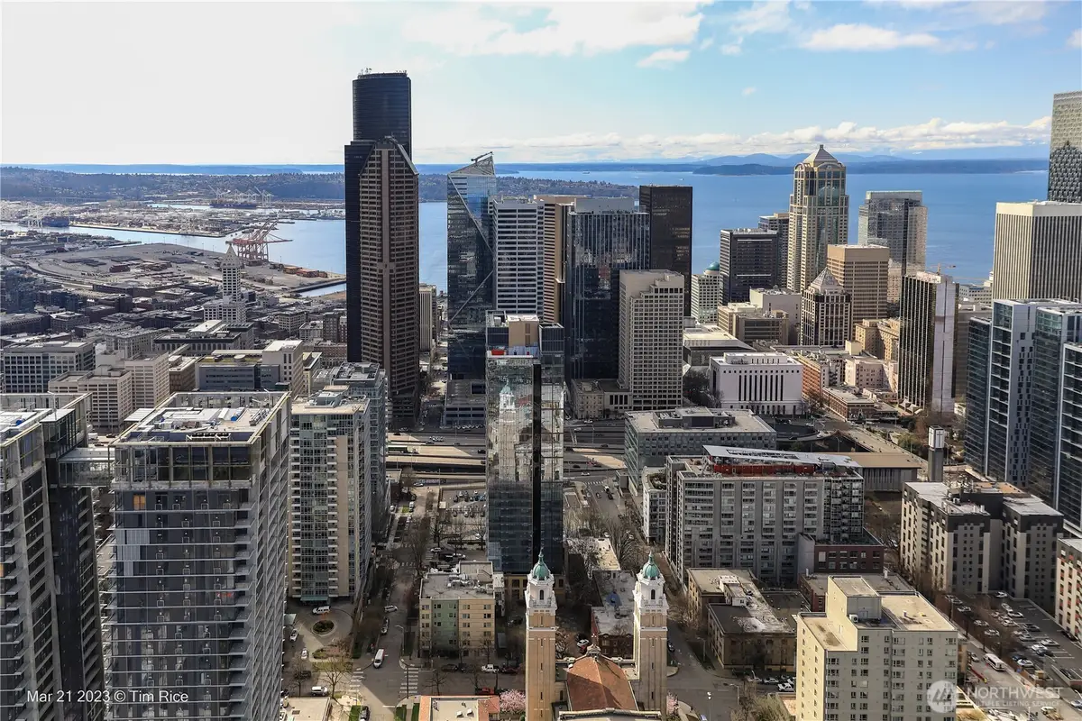 800 Columbia Street #2307, Seattle, WA 98104 - Image #1