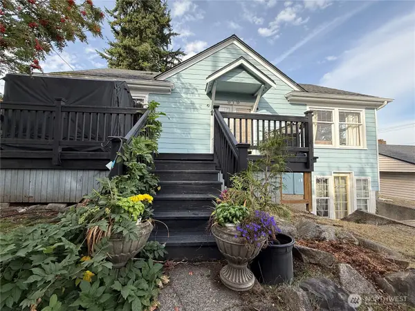 618 N 125th Street, Seattle, WA 98133