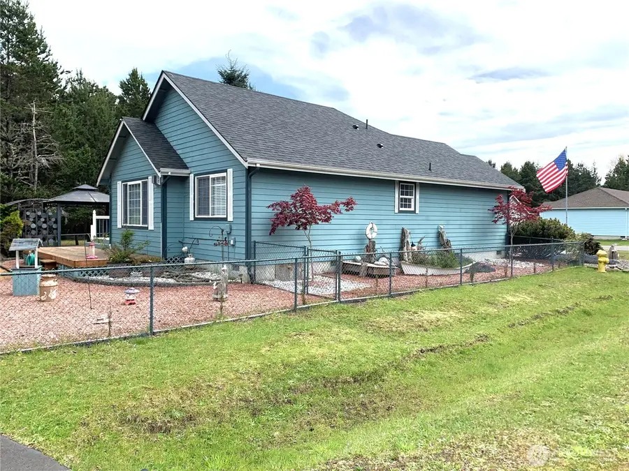 419 Lake West Loop Ne, Ocean Shores, WA 98569 - #3