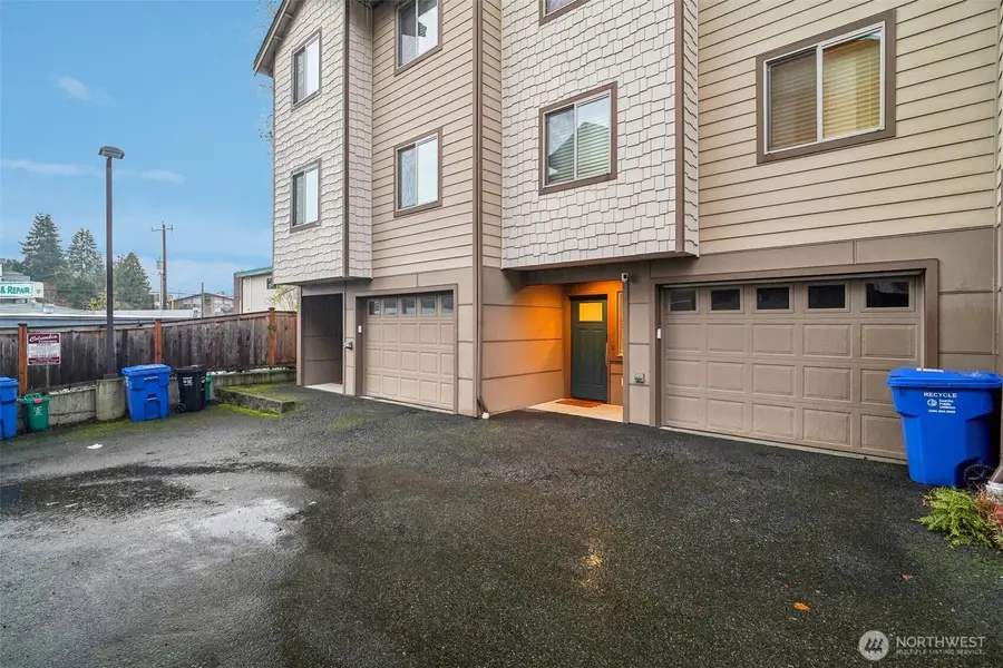 4908 S Willow Street #B, Seattle, WA 98118 - Image #2