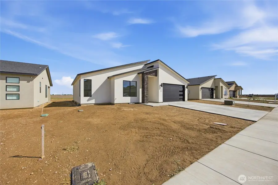 1259 E Mt Hood Street, Othello, WA 99344 - #2