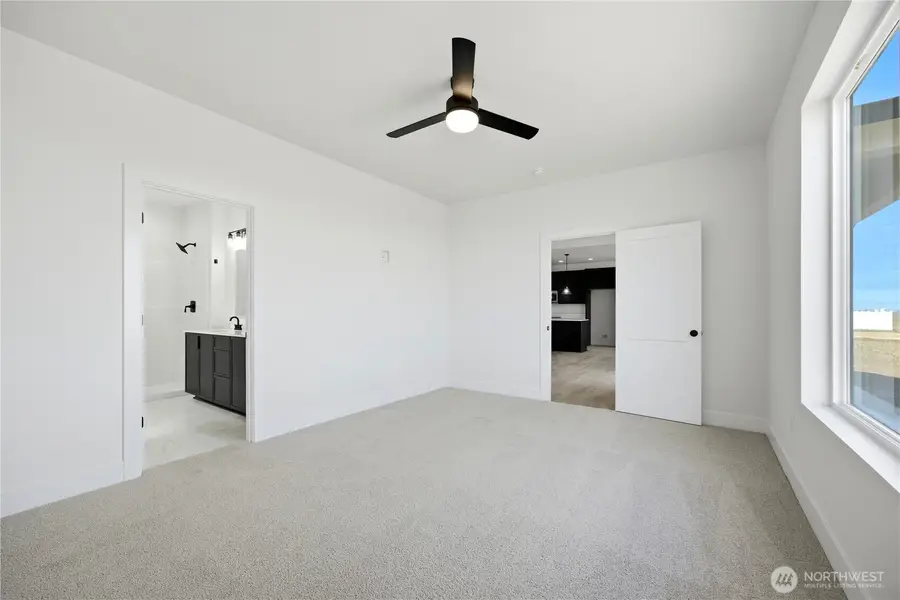 1259 E Mt Hood Street, Othello, WA 99344 - #3