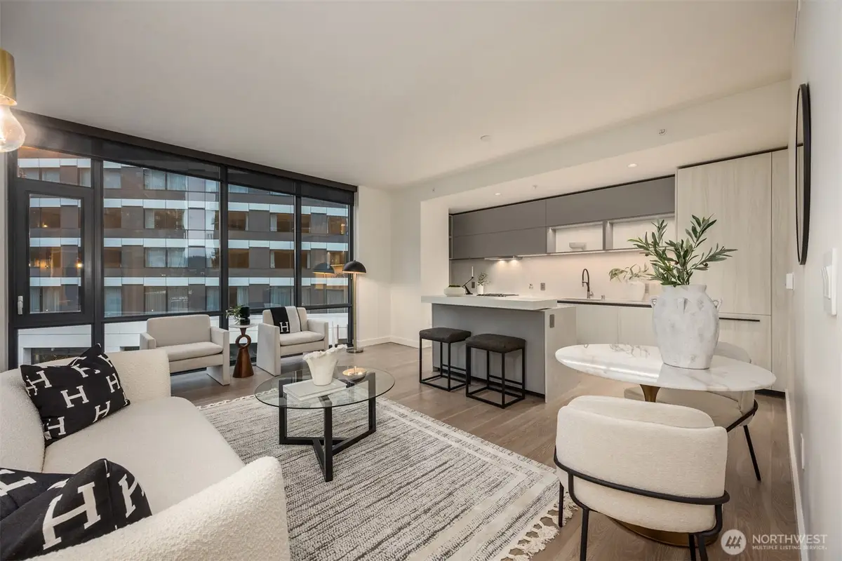 889 Avenue Square Ne #311, Bellevue, WA 98004 - Image #1