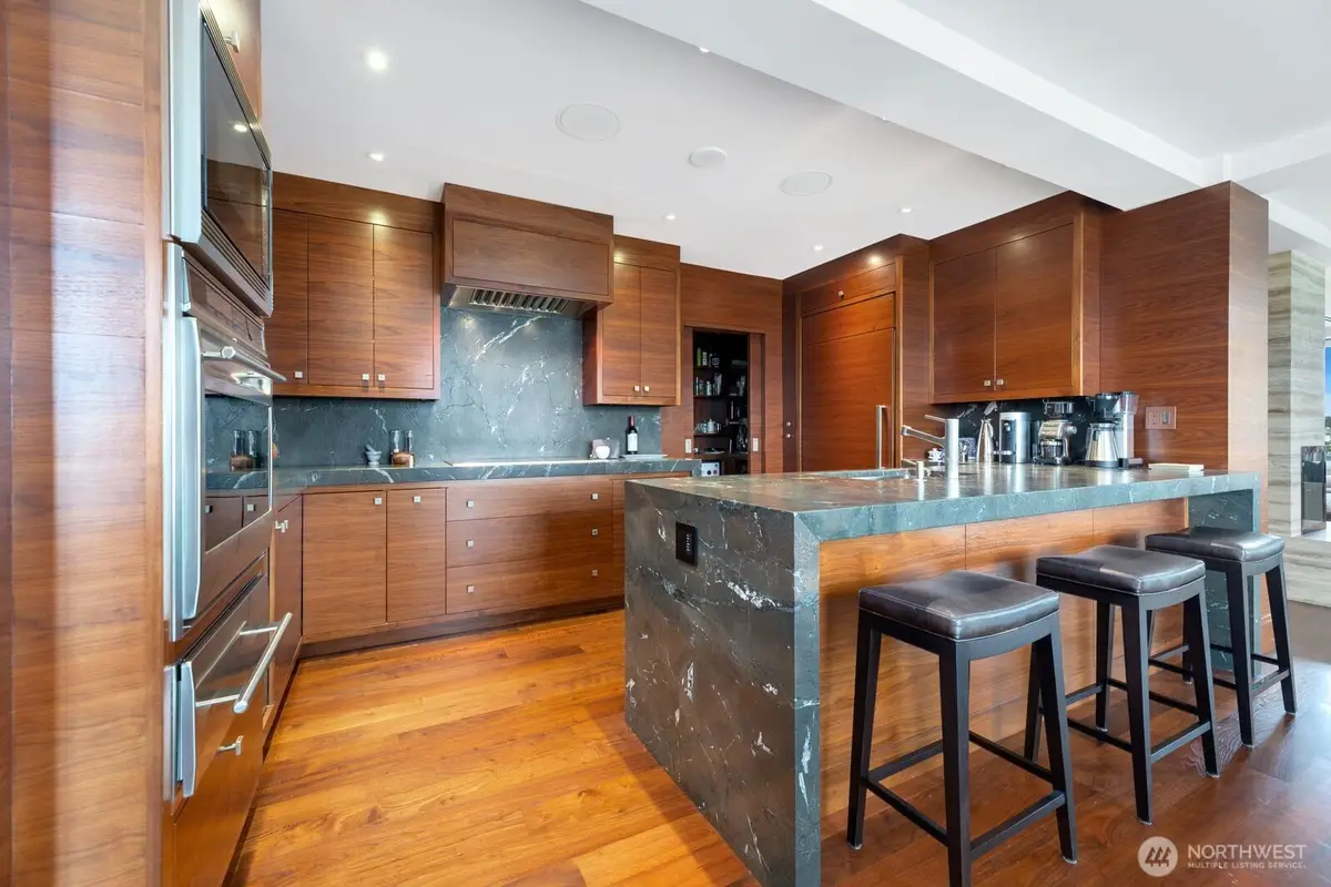 1300 University Street #11A, Seattle, WA 98101 - Image #1