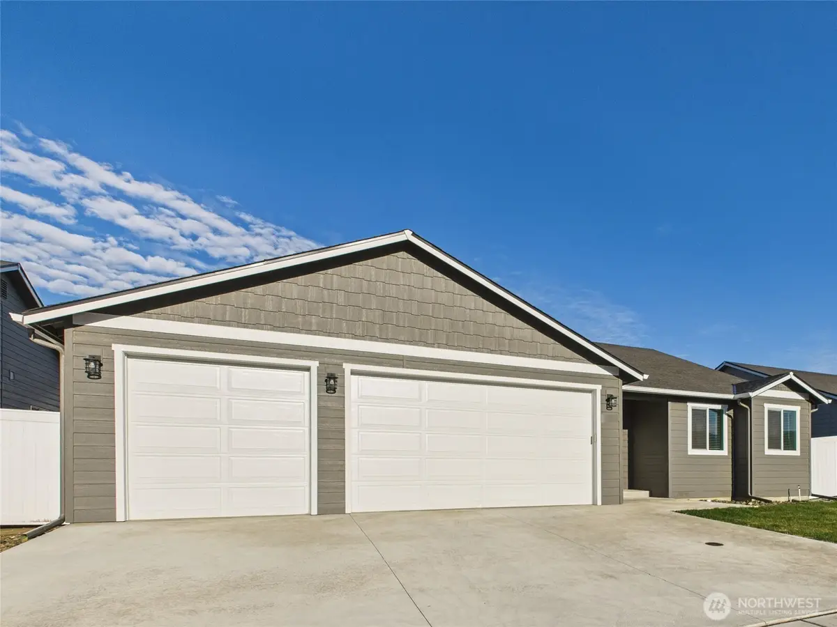 2417 3rd Street Se, East Wenatchee, WA 98802 - #1