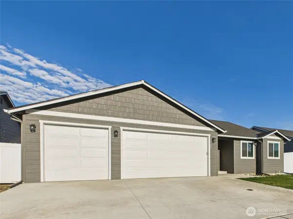 2417 3rd Street Se, East Wenatchee, WA 98802