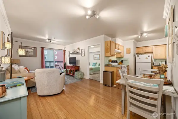 1001 N State Street #209, Bellingham, WA 98225