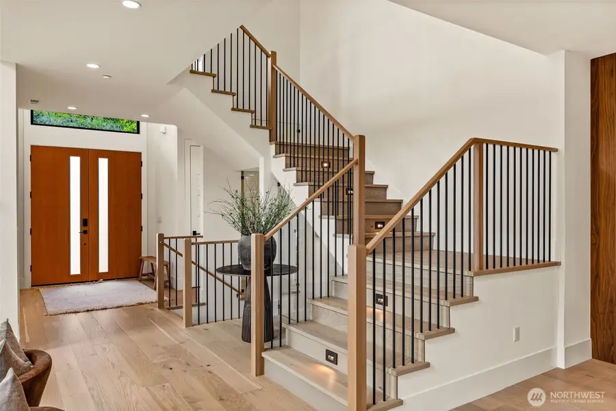 8458 NE 9th Street, Medina, WA 98039 - #3