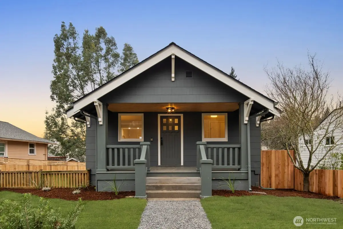 4521 47th Avenue Sw, Seattle, WA 98116 - Image #1