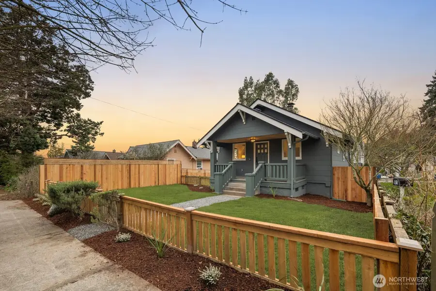 4521 47th Avenue Sw, Seattle, WA 98116 - Image #2