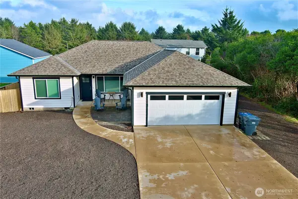 354 Sand Dune Avenue Nw, Ocean Shores, WA 98569