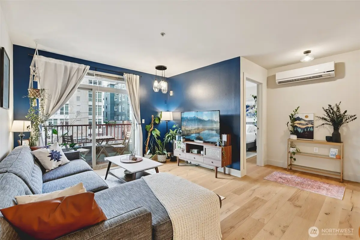 5650 24th Avenue Nw #206, Seattle, WA 98107 - Image #1