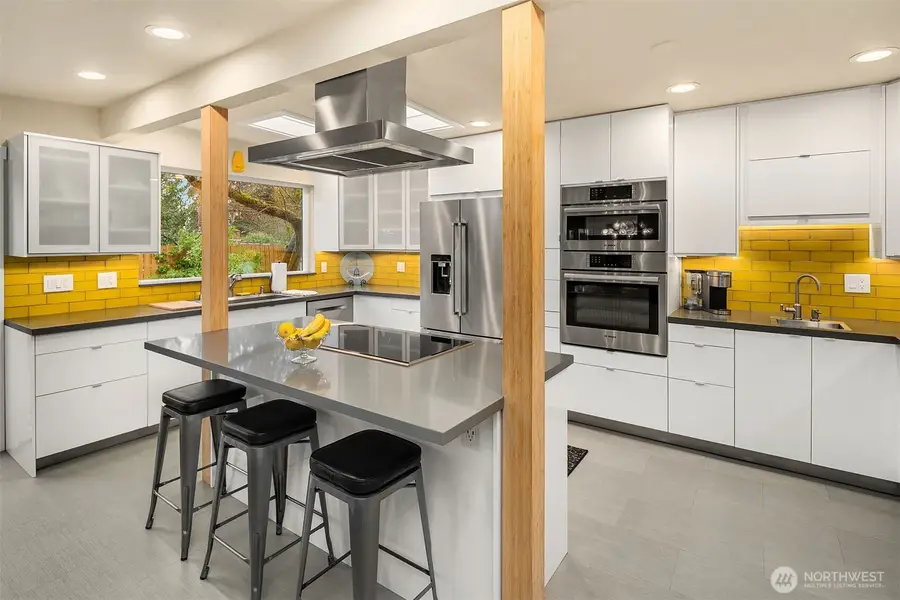 916 164th Place Ne, Bellevue, WA 98008 - Image #2