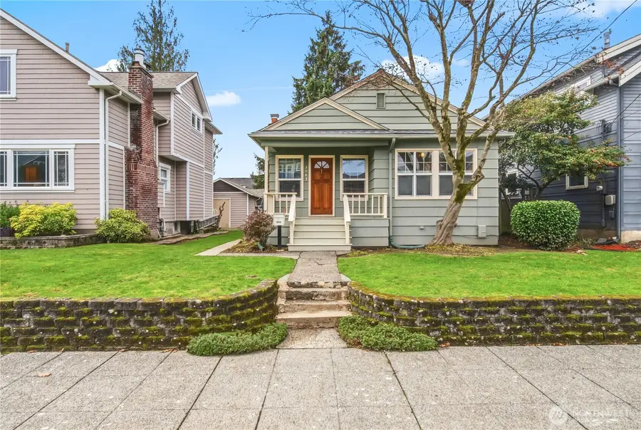 3043 38th Avenue Sw, Seattle, WA 98126 - Image #2